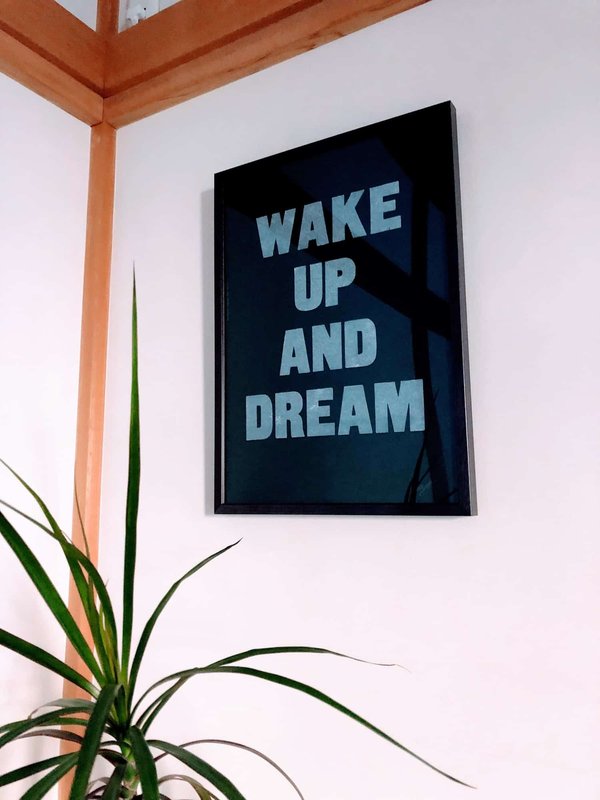 Succombez à la créativité : donnez vie à vos murs avec des posters uniques